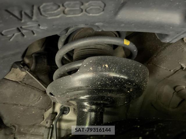 Toyota C-HR 2018-11 8546954-19