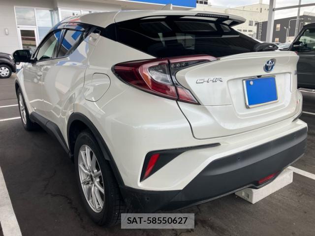 Toyota C-HR 2019-03 8547356-1