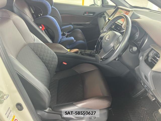 Toyota C-HR 2019-03 8547356-10