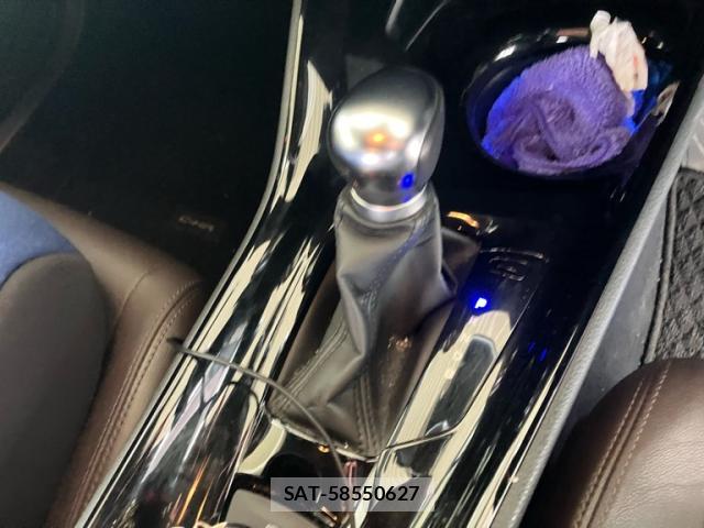 Toyota C-HR 2019-03 8547356-16