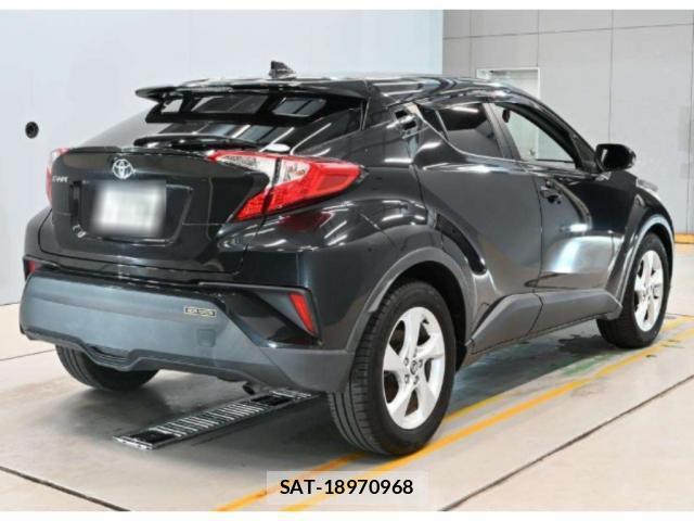 Toyota C-HR 2018-06 8548264-1