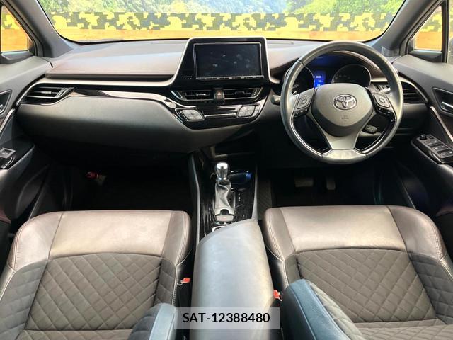 Toyota C-HR 2018-07 8548449-1