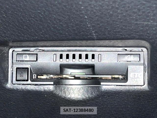 Toyota C-HR 2018-07 8548449-4
