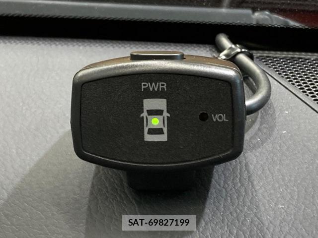 Toyota C-HR 2017-03 8549155-5