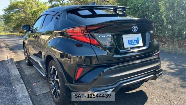 Toyota C-HR 2020-10 8550423-13