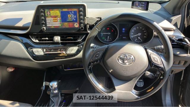 Toyota C-HR 2020-10 8550423-16