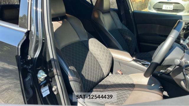 Toyota C-HR 2020-10 8550423-5