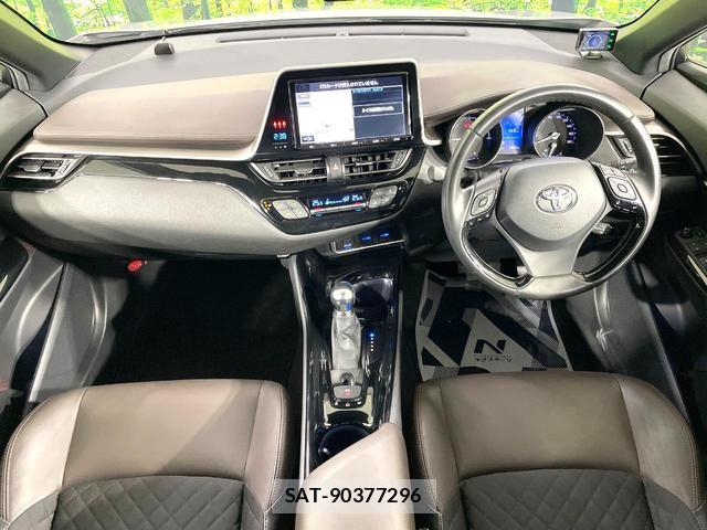 Toyota C-HR 2017-10 8550686-1