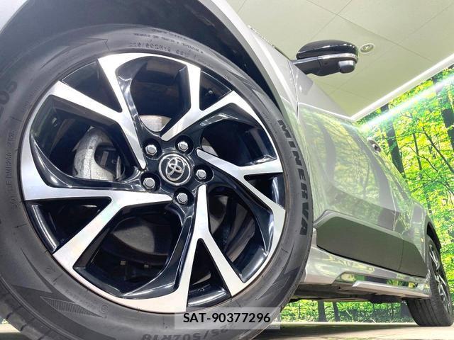 Toyota C-HR 2017-10 8550686-12