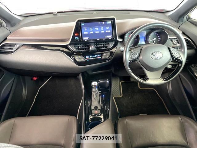 Toyota C-HR 2018-02 8551268-1