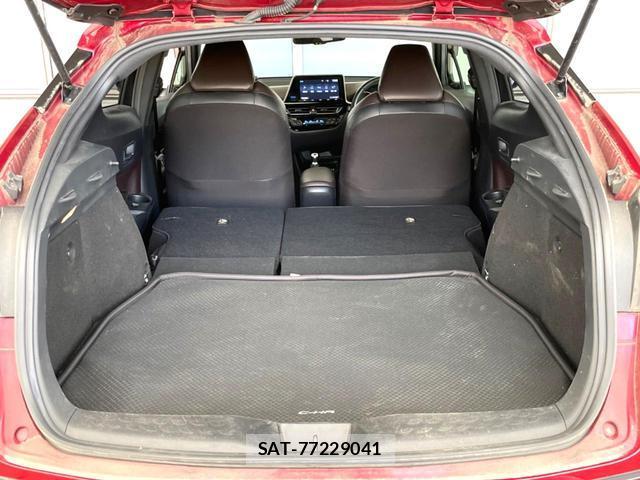 Toyota C-HR 2018-02 8551268-8