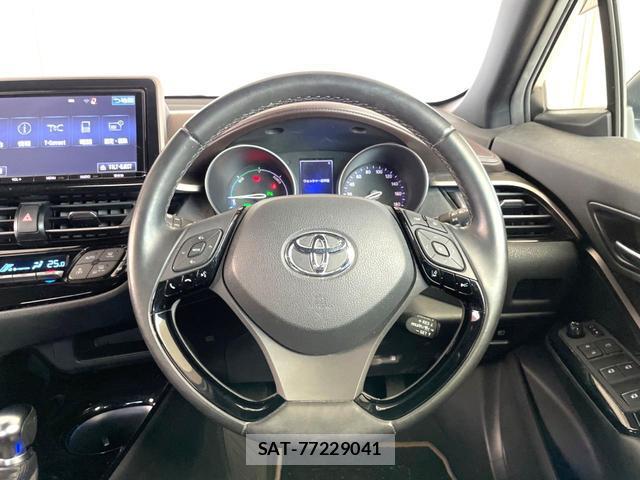 Toyota C-HR 2018-02 8551268-9