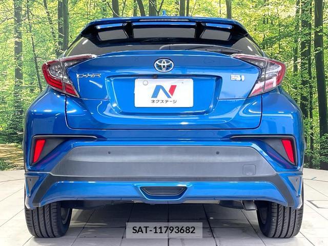 Toyota C-HR 2017-07 8551391-14