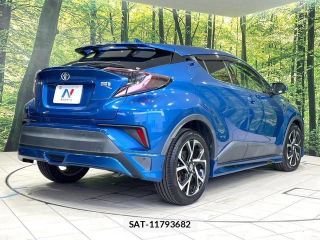 Toyota C-HR 2017-07 8551391-16