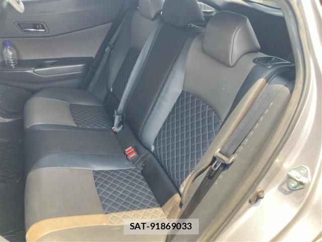 Toyota C-HR 2019-11 8552301-6