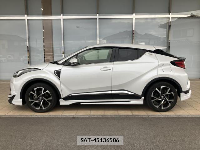Toyota C-HR 2022-02 8552534-1