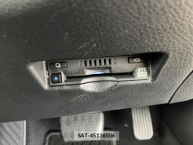 Toyota C-HR 2022-02 8552534-16