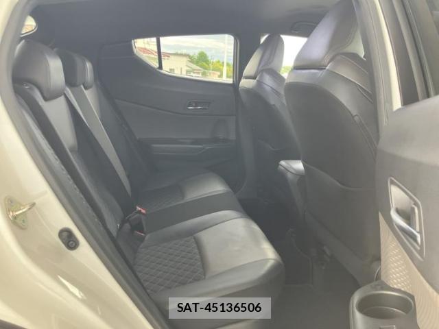 Toyota C-HR 2022-02 8552534-4