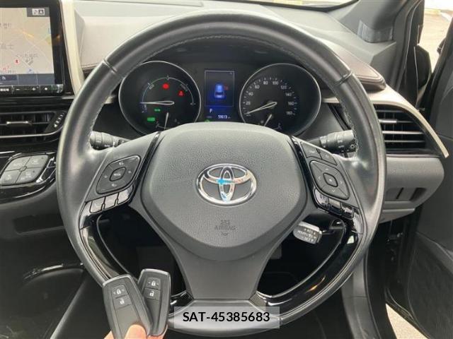 Toyota C-HR 2018-03 8552582-12