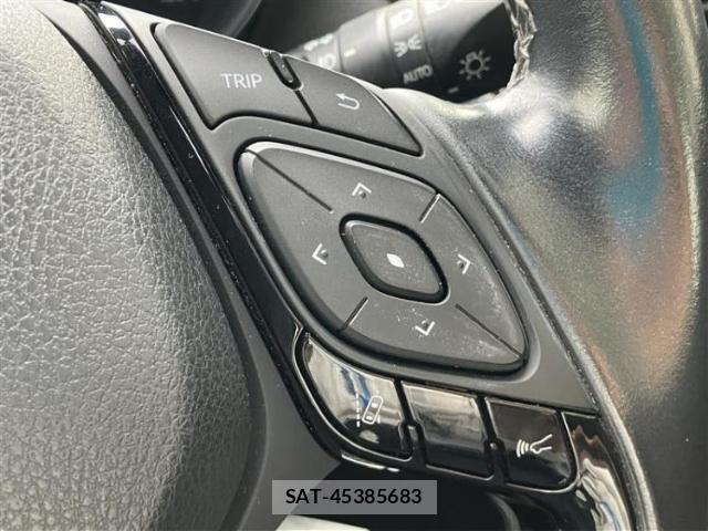Toyota C-HR 2018-03 8552582-15