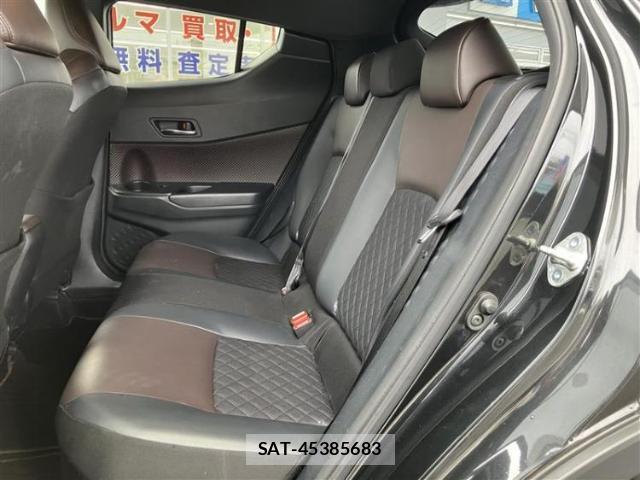 Toyota C-HR 2018-03 8552582-6
