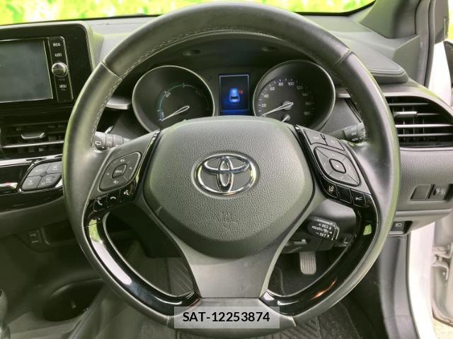 Toyota C-HR 2017-11 8552663-14