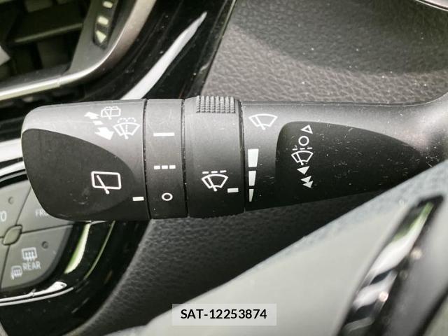 Toyota C-HR 2017-11 8552663-16