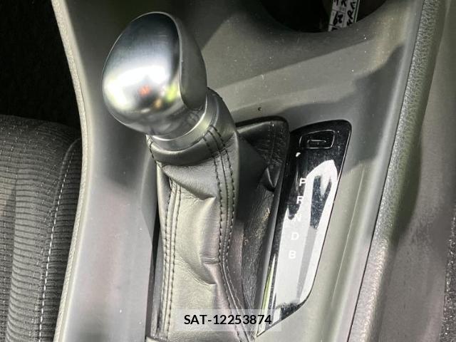 Toyota C-HR 2017-11 8552663-17