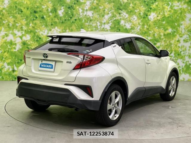 Toyota C-HR 2017-11 8552663-2