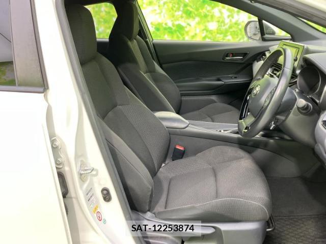 Toyota C-HR 2017-11 8552663-3