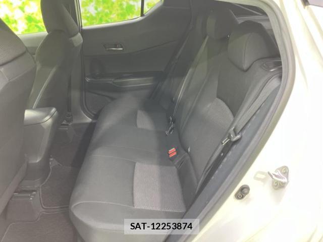 Toyota C-HR 2017-11 8552663-6