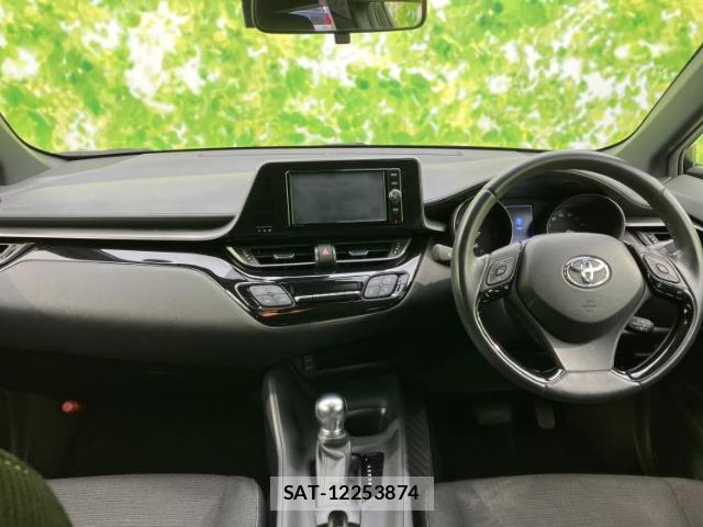 Toyota C-HR 2017-11 8552663-7