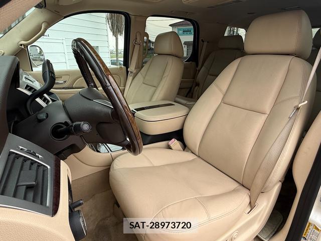 Cadillac ESCALADE 2013-04 8545908-5