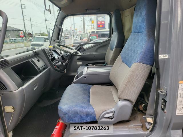 MITSUBISHI FUSO CANTER 2006-05 8546676-3