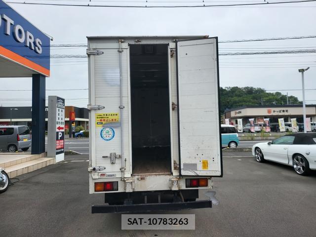 MITSUBISHI FUSO CANTER 2006-05 8546676-8