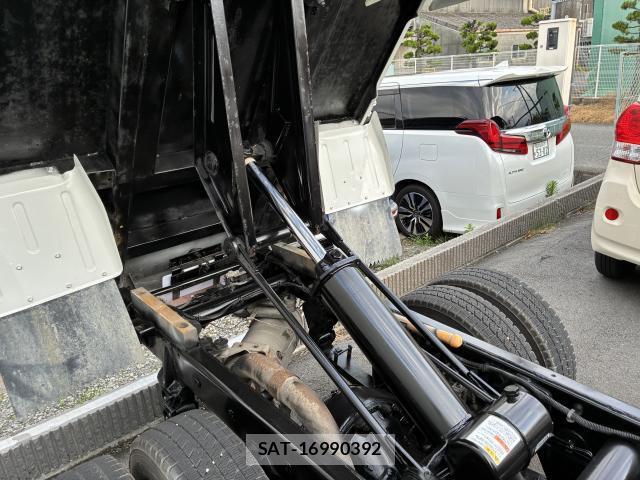 MITSUBISHI FUSO CANTER 2019-07 8548528-6