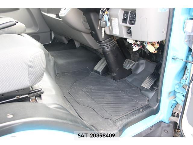 MITSUBISHI FUSO CANTER 2017-03 8548749-12