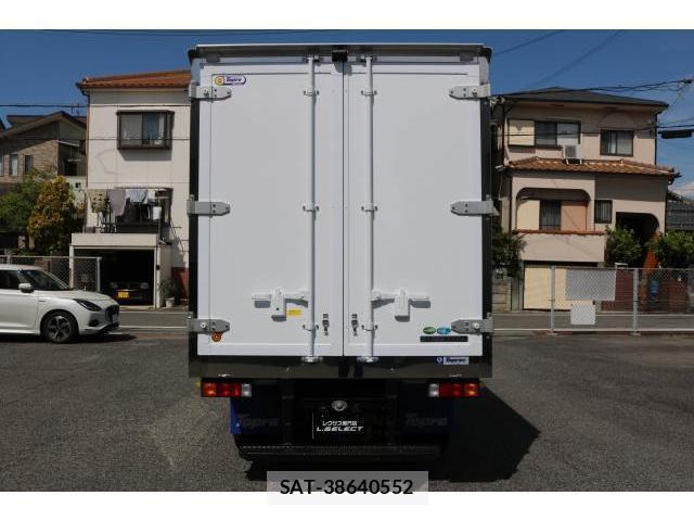 MITSUBISHI FUSO CANTER 2026-05 8551811-3