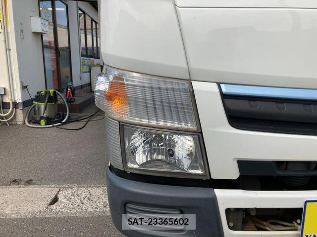 MITSUBISHI FUSO CANTER 2018-04 8551957-7