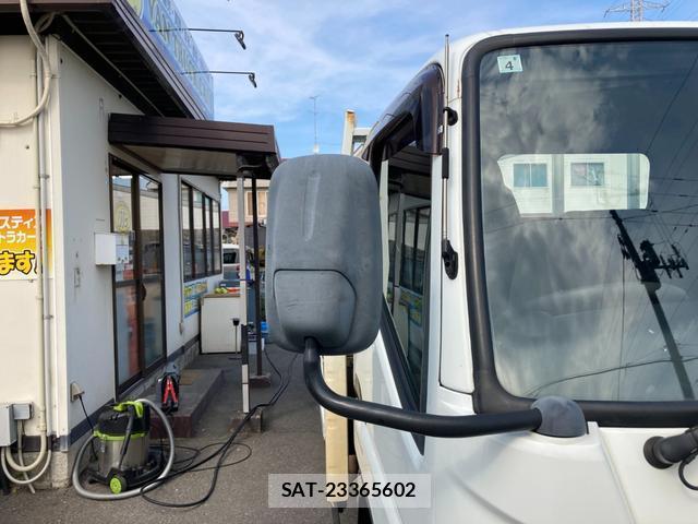 MITSUBISHI FUSO CANTER 2018-04 8551957-8