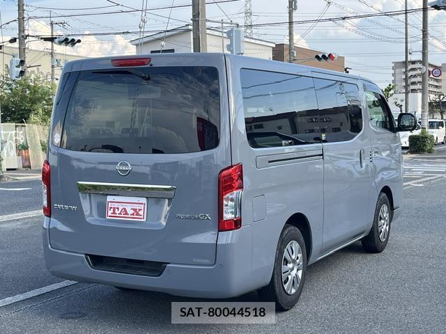 Nissan Caravan 2022-01 8549823-1