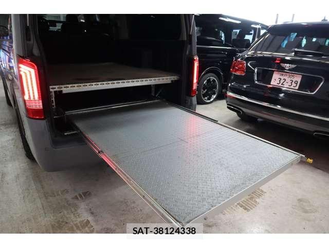 Nissan Caravan 2025-03 8551542-5