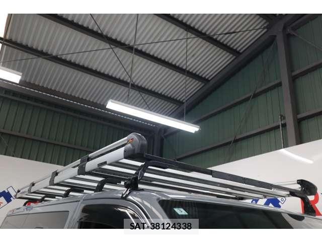 Nissan Caravan 2025-03 8551542-9