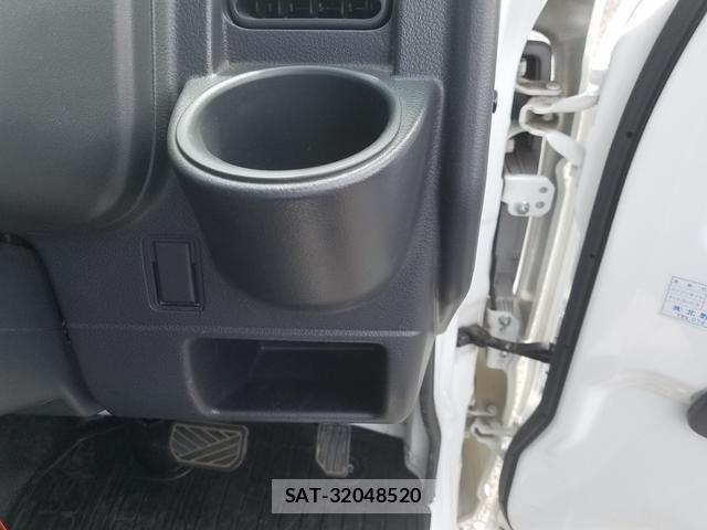 Suzuki CARRY TRUCK 2019-01 8550470-11