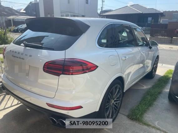 Porsche CAYENNE 2015-04 8550441-12
