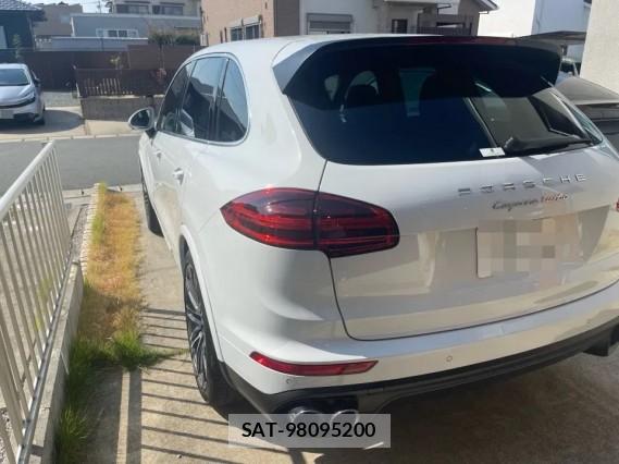 Porsche CAYENNE 2015-04 8550441-13