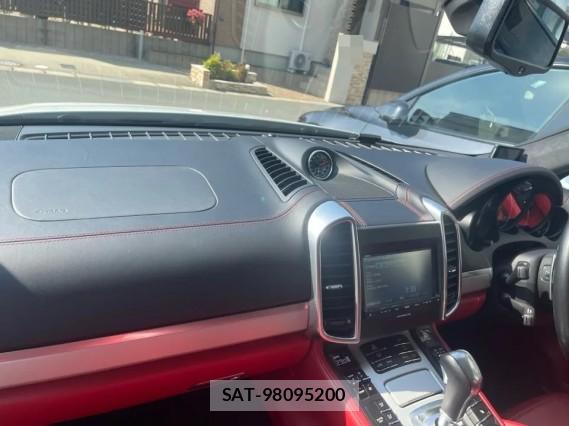 Porsche CAYENNE 2015-04 8550441-2