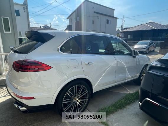 Porsche CAYENNE 2015-04 8550441-3