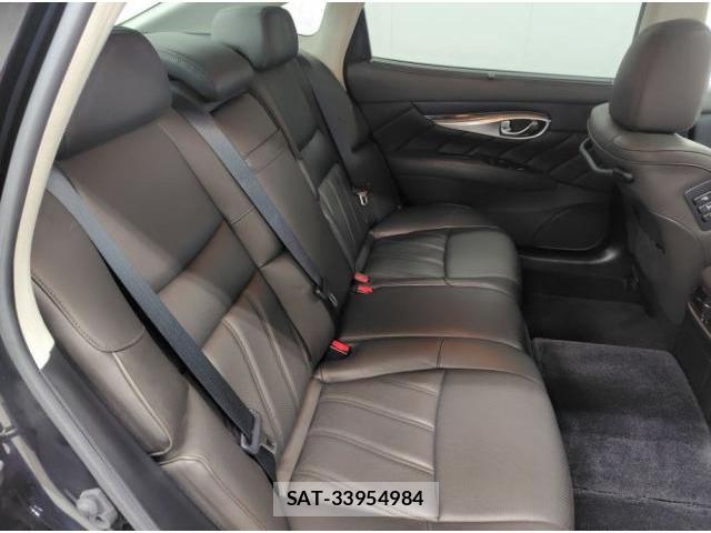 Nissan CIMA 2012-08 8551601-5