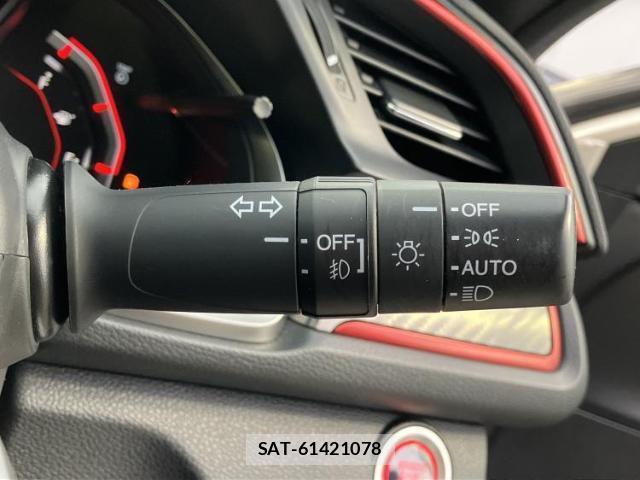 Honda CIVIC 2018-03 8548606-15